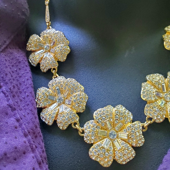 Fashion Jewelry Statement Necklace - Picture 2 of 8